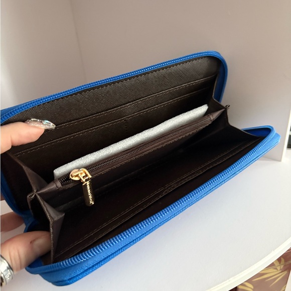 New Montana West Cobalt blue purse and wallet - Picture 4 of 5